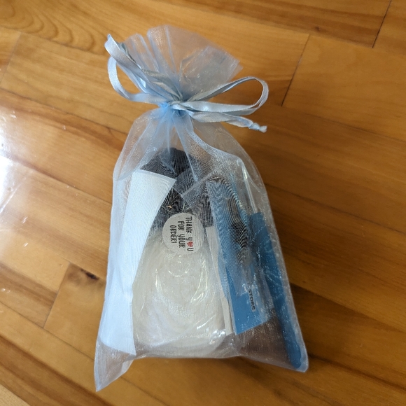 Beginner Ghost Crochet Kit - Easy Crochet Starter Kit - Picture 3 of 3